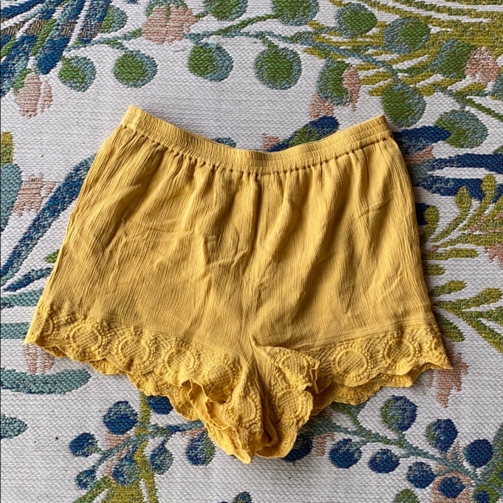 AMUSE SOCIETY YELLOW SHORTS